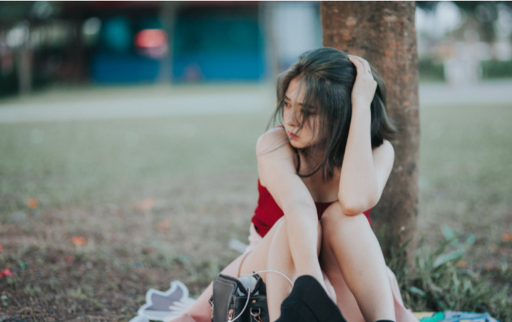cách tạo dáng chụp ảnh đẹp khi mặc váy