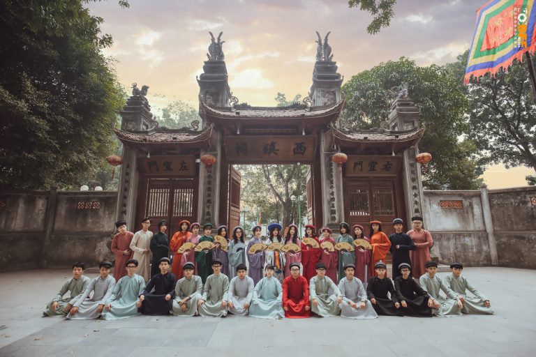 Lí Do Bạn Nên Chụp Ảnh Kỷ Yếu Tại BFFmedia?