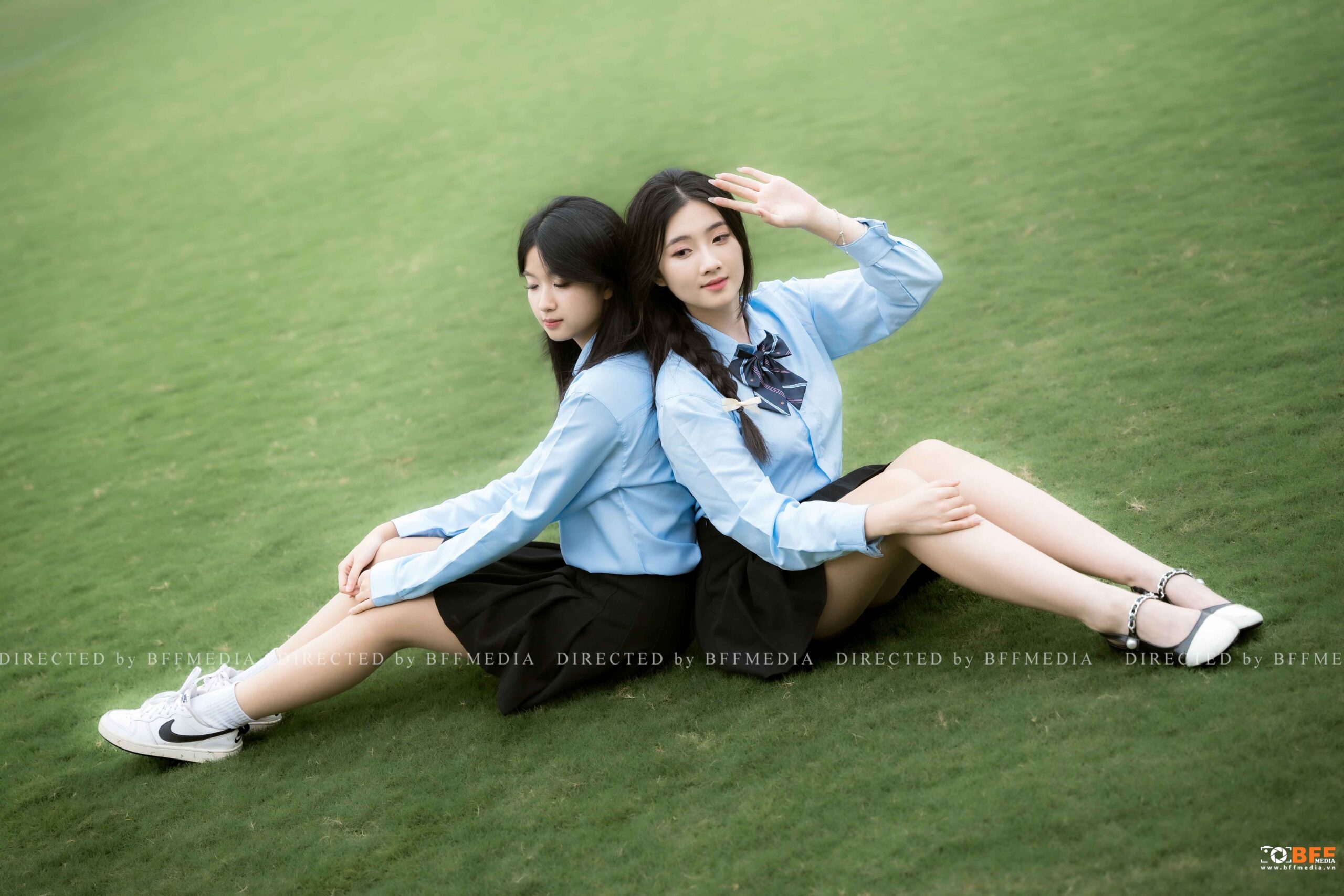 Concept Thanh Xuân Vest Đen Sơ Mi Xanh