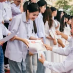 Caption kỷ yếu với thầy cô: 50 câu cho ảnh cùng cô chủ nhiệm và thầy cô bộ môn